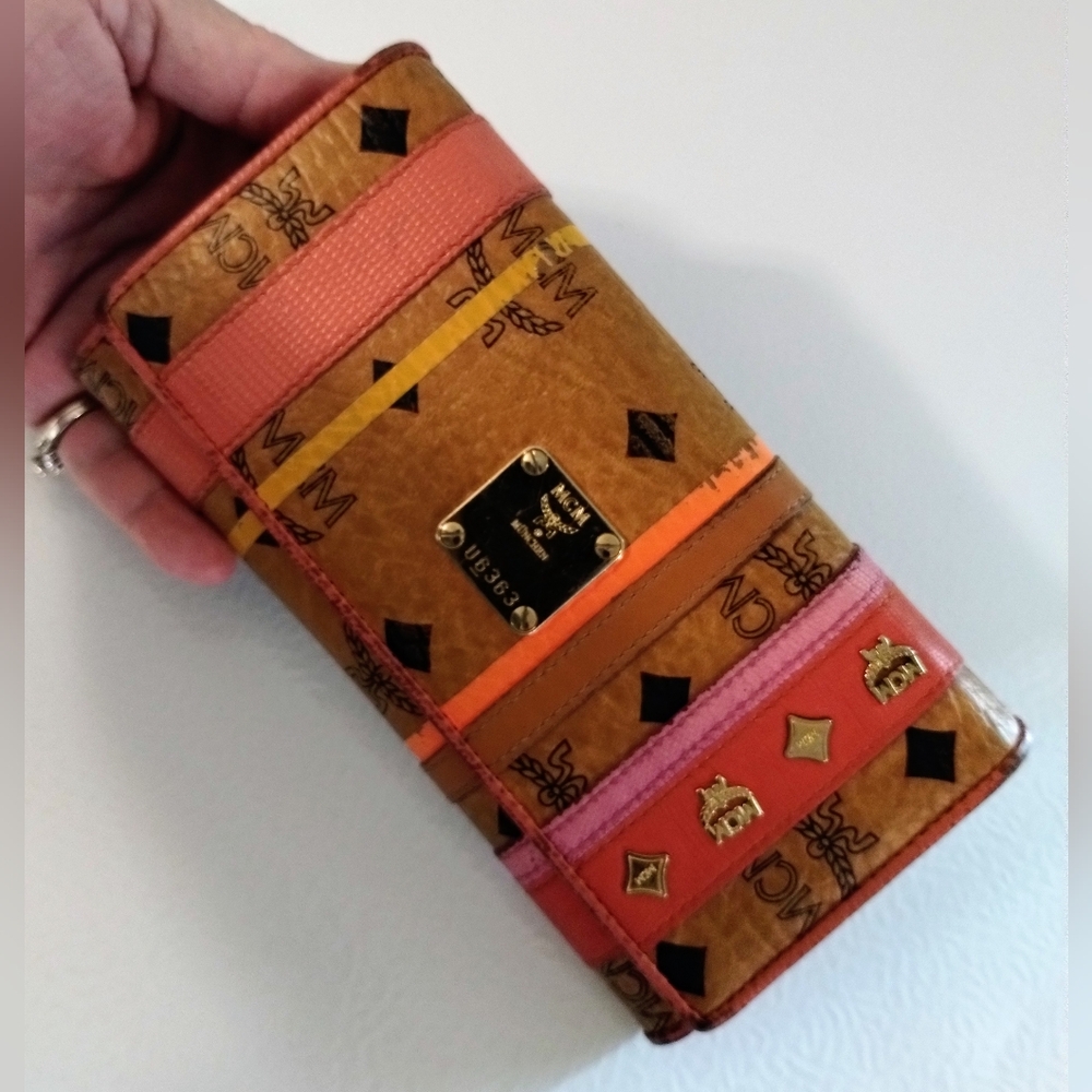 MCM Wallet With Studs - Picture 4 of 13